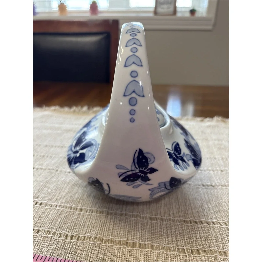 PORCELAIN TEA POT, BLUE AND WHITE BUTTERFLIES MADE FOR PIER 1 - Picture 4 of 8